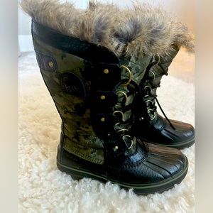 NWOT Sorel snow boots ❄️